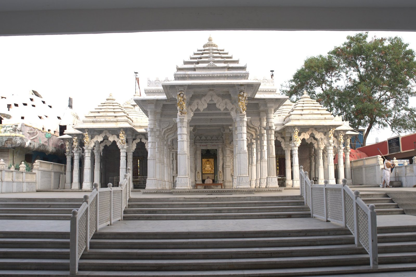 Marble exterior of the Girnar Mandal Neminath Dada Jin Temple